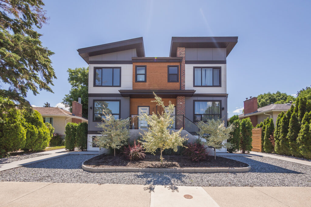 Townhomes; Project Team: Unknown; Photo Credit: Arlene Janousek. 4 units; Townhomes; 1 blg